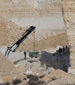 Military seizes equipment in Beit Fajjar (Foto EAPPI Tomlund)