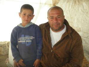 Mahmoud Abu Qbeita und sein jüngster Sohn