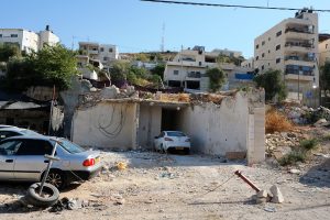 Was früher ein Haus war dient nun als Parkplatz: Überreste einer Hauszerstörung in Isawiya; Foto @ EAPPI