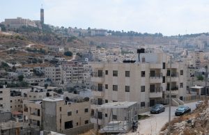 Isawiya, im Hintergrund der Turm und Teile der Hebrew University; Foto @ EAPPI