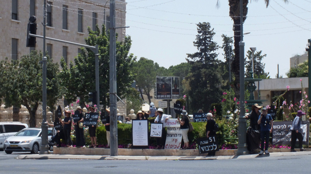 Seit 30 Jahren finden die Mahnwachen der „Women in Black“ in Jerusalem statt; © EAPPI