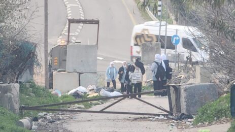 Schulbesuch in Al Khadr