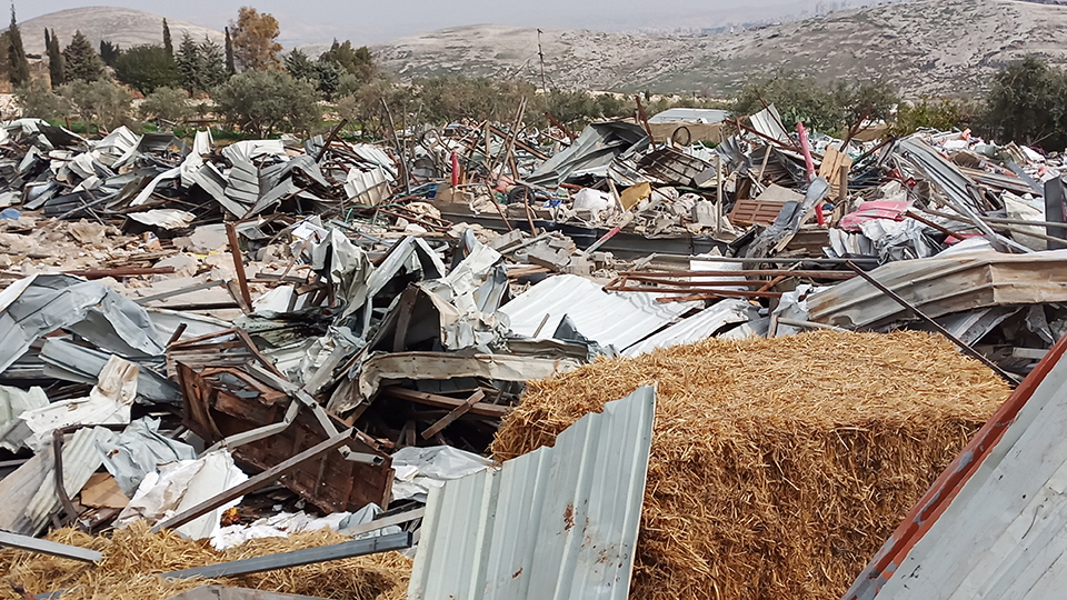 Zerstörte Stallungen in Az Za’ayyem; Foto © WCC-EAPPI/Sabine