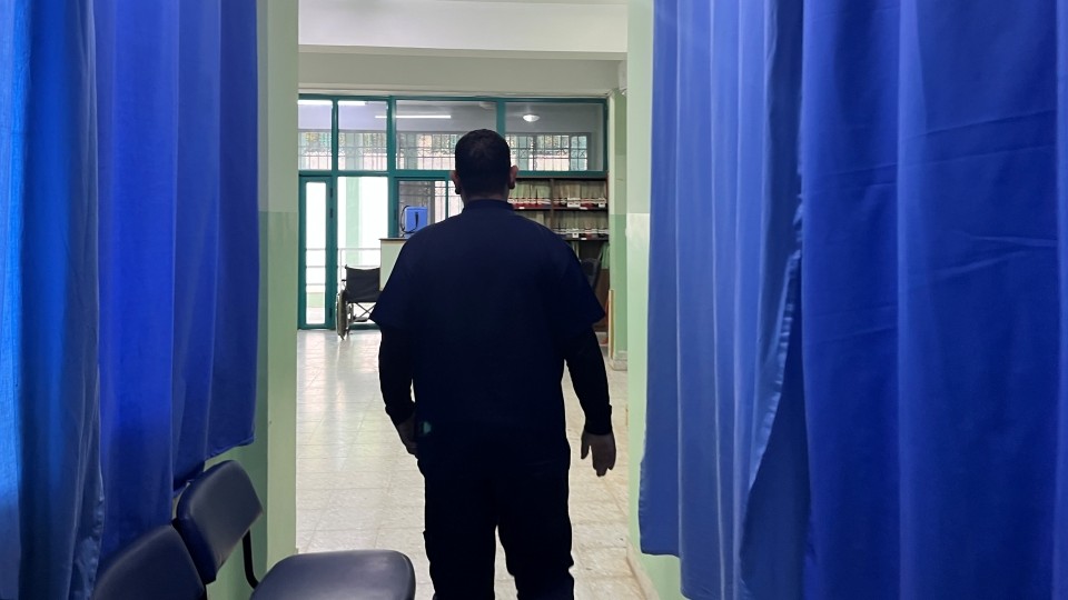 Zwischen Leben retten und Überleben – Klinikalltag im Jordantal