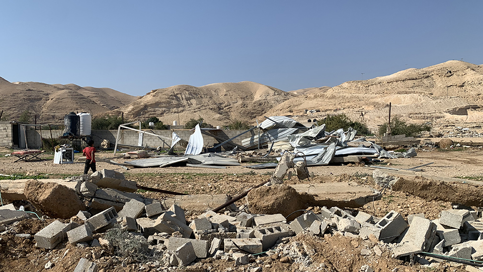 Ohne Schutz – Ahmads Grundstück und Haus sind jetzt frei zugänglich; Foto © WCC-EAPPI/Mily